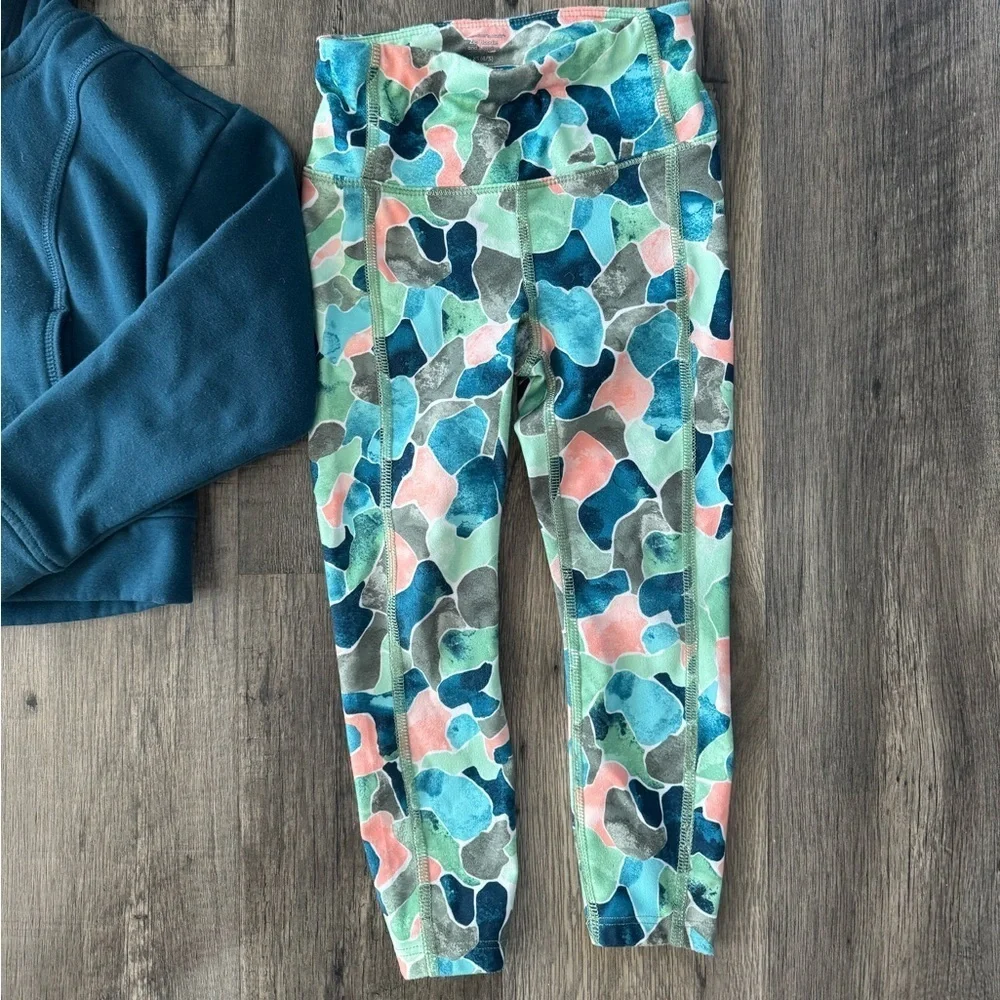 DEL GIRLS ATHLETIC OUTFIT SIZE 4/5